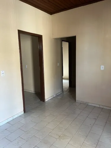 Alugo casa
