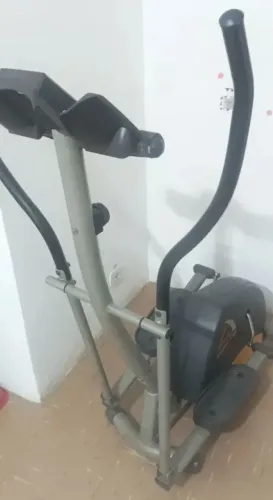 Eliptico Athletic Advanced 330E - Usado, em ótimo estado