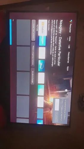 TV 32 de marca TCL sem avarias, porém está sem o controle e o pé
