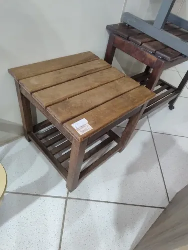 Mesinha de Madeira Maciça