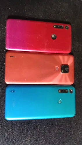 Celular com tela quebrada, pra retirada de peças ou recuperar