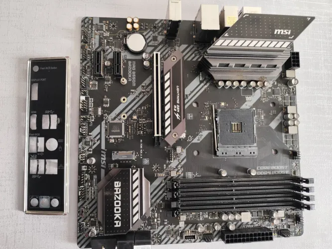 Placa mãe AMD mATX MSI B550M DDR4