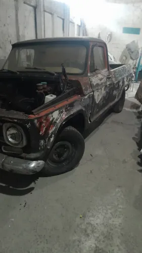 Chevrolet C-10 2.5/4.1 1976