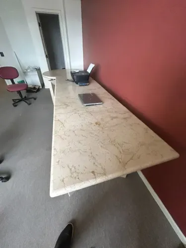 mesa em marmore crema marfil para escritorio