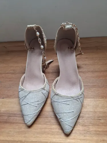 Salto creme estilo noiva