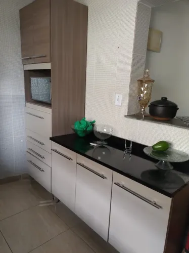 Armário de cozinha 4 partes, em perfeito estado.