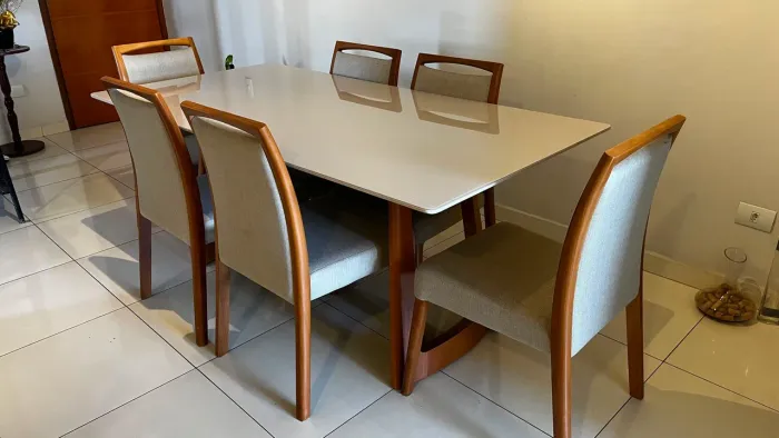 Mesa Jantar 1,80 x 0,90 off White e 6 cadeiras, todos base madeira mágica Tauari