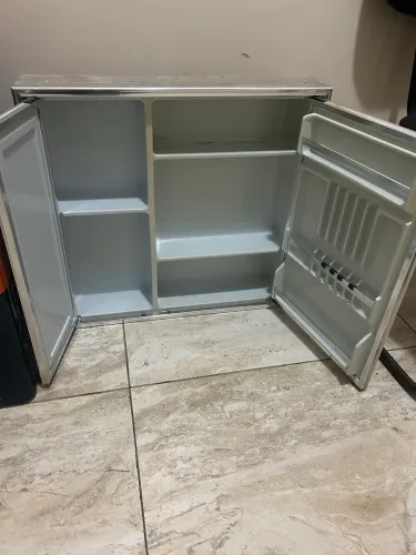 Vendo armário de inox para banheiro