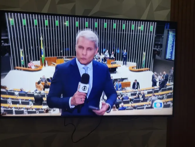 Tv lg 55 problema na imagem leia a descrição 