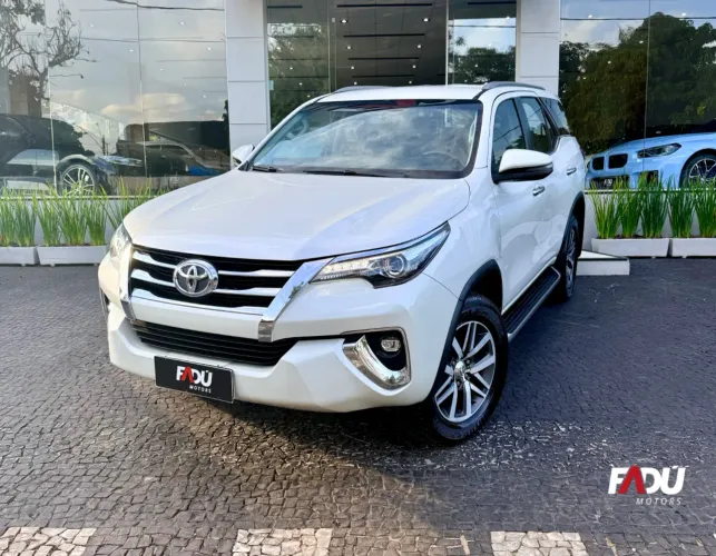 Toyota Hilux SW4 SRX 4X4 2.8 TDI 16V Dies. Aut. 2018
