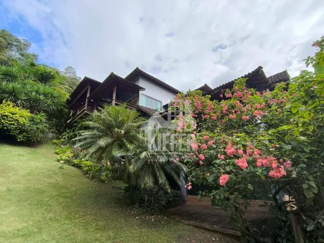 Casa com 3 quartos à venda, 520 m² por R$ 1.870.000 - Itaipu - Niterói/RJ