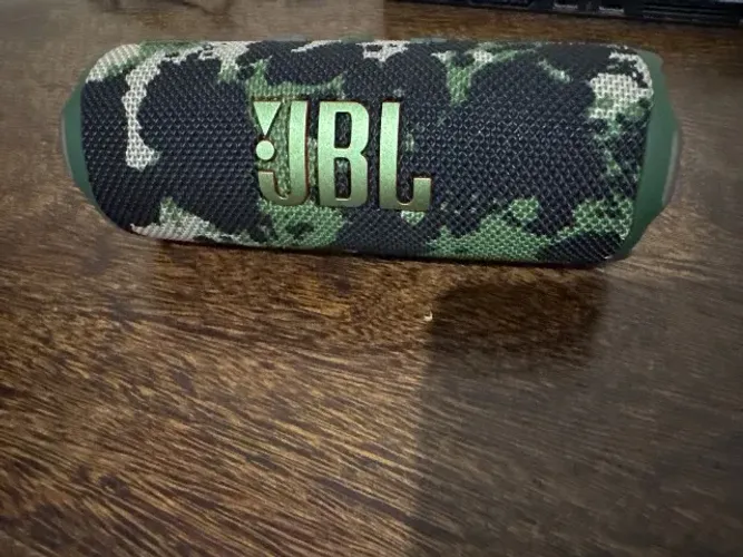 Jbl flip 7 camuflada
