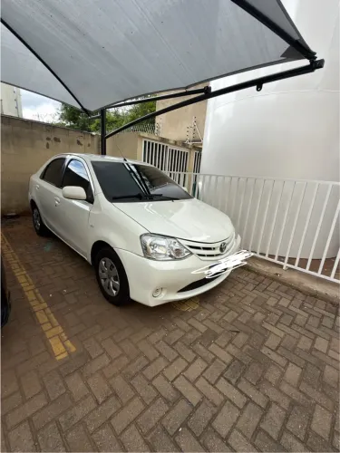 Toyota Etios XS Sedan 1.5 Flex 16V 4P Mec. 2013