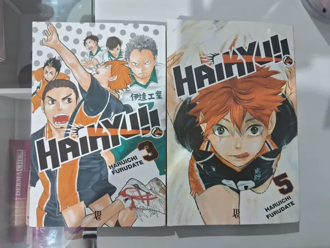 Dois mangas de haikyuu, volume 3 e 5