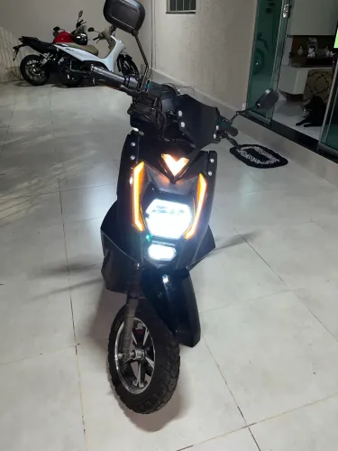 SCOOTER DIFERENCIADA COM AUTONOMIA DE ATÉ 100KM!!!