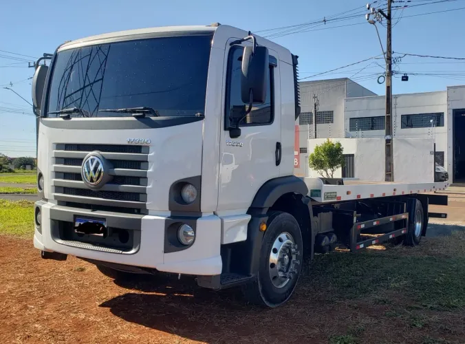 VW 17.190 com plataforma 8,5mts metalhidraulica