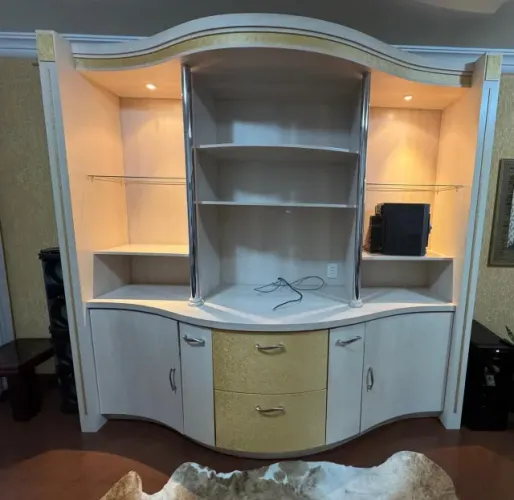 Rack de TV / Estante MDF Usada (Ótimo Estado)