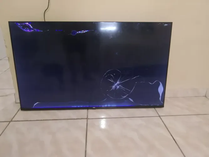 Televisão TCL 42 polegadas