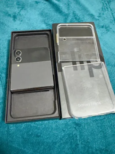 Samsung Galaxy Z Flip 4 | Funcionando | Tela para Conserto