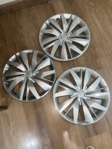 3 CALOTAS ORIGINAIS ARO 15- PEUGEOT 208 - Like 2024
