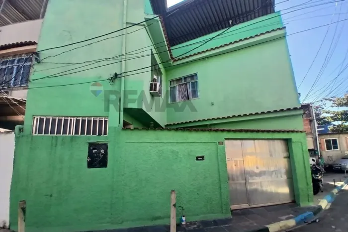 "Charmosa Casa em Campinho com Terraço e Conforto!"