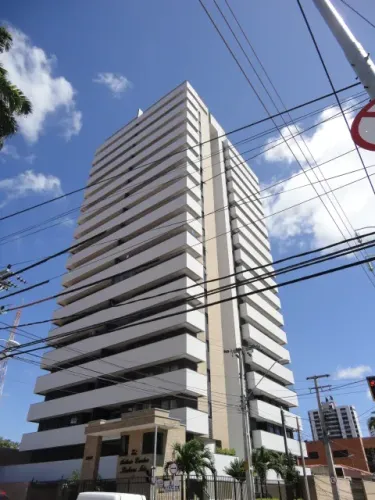 Ótimo apartamento, 3 quartos (Sendo 01 suíte), DCE, varanda, sala, cozinha com armários, w
