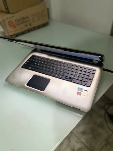 Notebook Core i7 SSD 480GB 8GB RAM Placa de vídeo dedicada Radeon