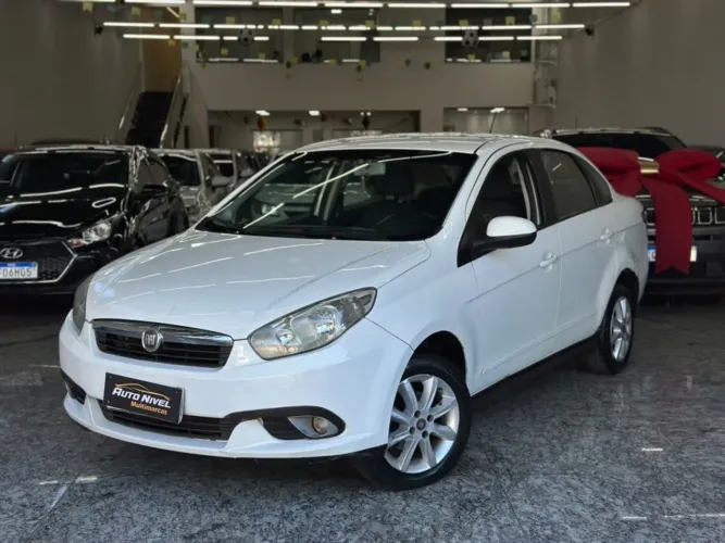 Fiat Grand Siena Tetrafuel 1.4 EVO F. Flex 8V 2013