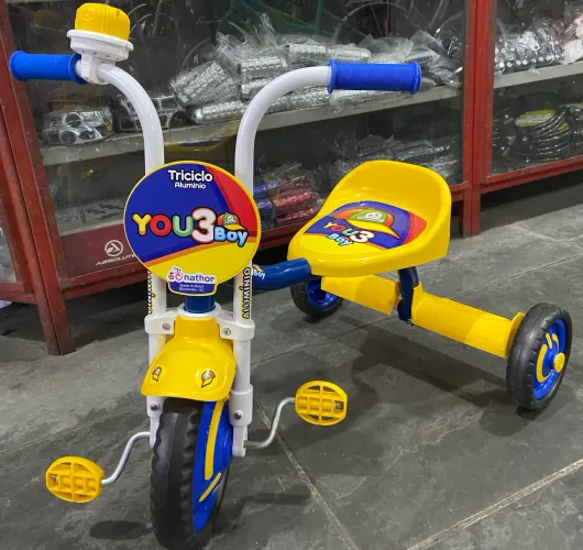 Triciclo Infantil Masculino lacrado na Caixa para Crianças