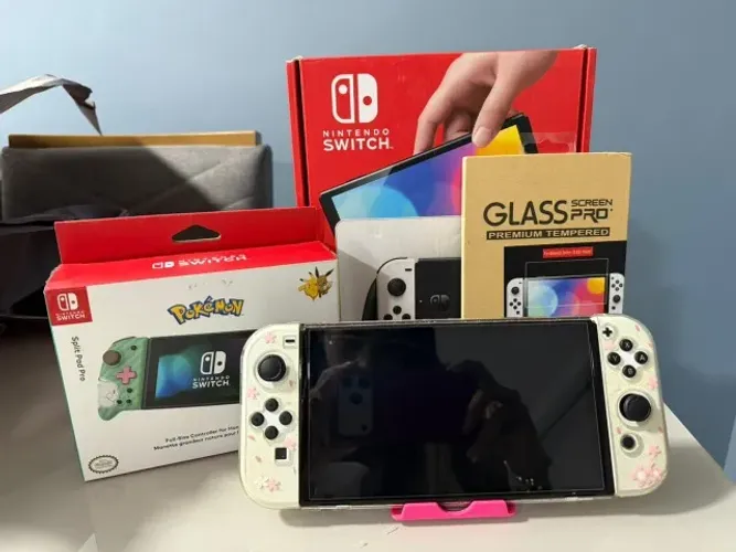 Nintendo Switch OLED Completo + Hori Split Pad Pro + Extras