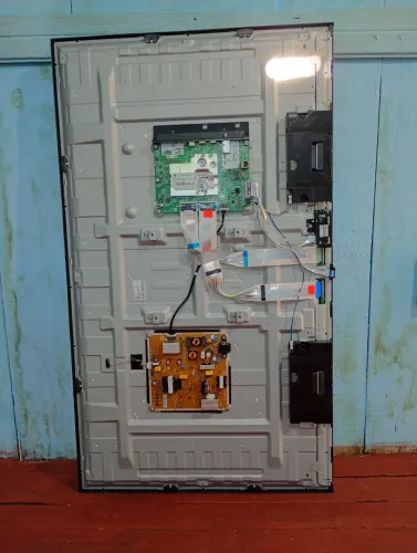 Placa de TVs usadas valor tudo isso por 500 reais