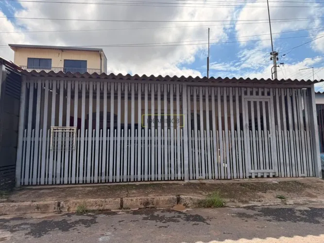 Casa 2 Quartos em Terreno de 210m² na QNQ 4  Ceilândia Norte