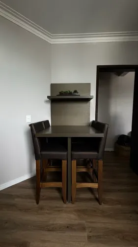 Mesa MDF planejada c/4 cadeiras
