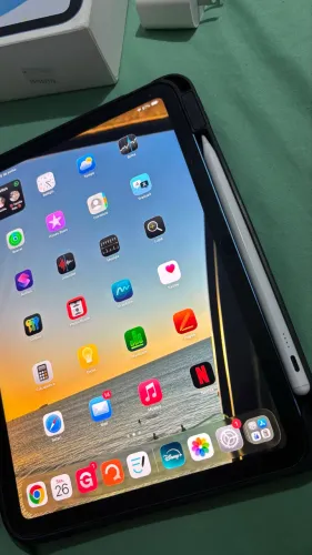 iPad 10ª Geração 64GB Azul + Acessórios