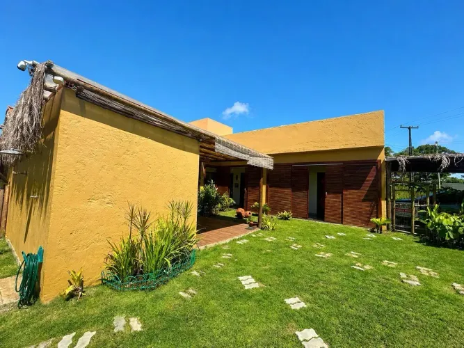 Aluguel de casa mobiliada em Itacaré com acesso exclusivo à praia.