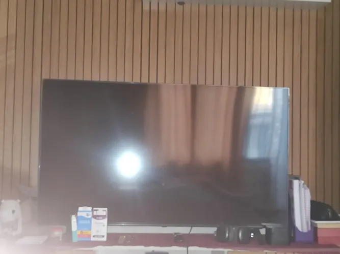 Vendo Tv pra retirar peças!