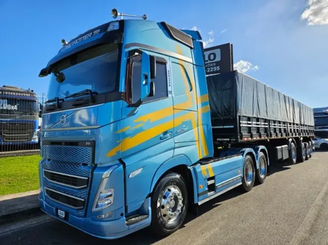Volvo Fh 460 6x2 Globetrotter Ano 24 Aut Mola + 4 Eixo Graneleiro Facchini ano 24 S/pneus