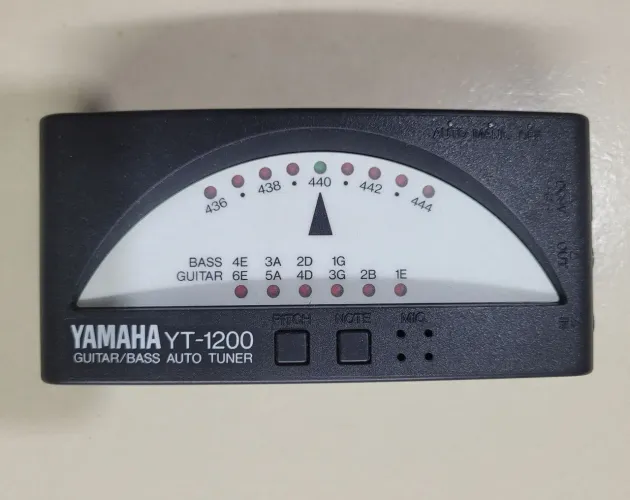 Afinador Yamaha YT-1200 cromático digital portátil para Violão,  Guitarra e Baixo<br>