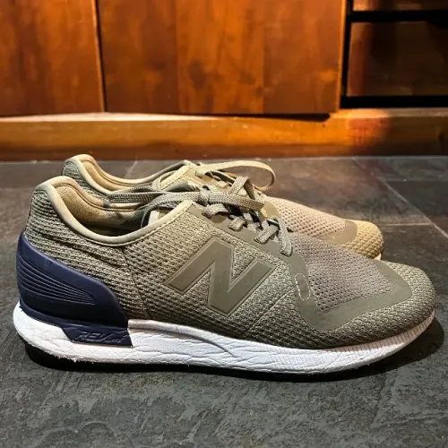 Tênis New Balance 247s