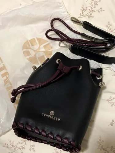bolsa de ombro constance saco couro bucket preto