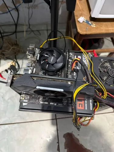 Vendo kit gamer placa mae a320 gigabyte Ryzen 5 1400 4gb de ram rx 470 4gb fonte de 500