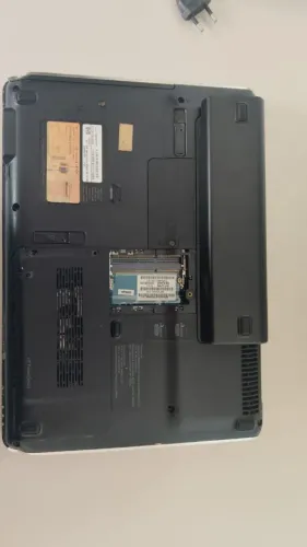 Carcaça de notebook para retirada de peças