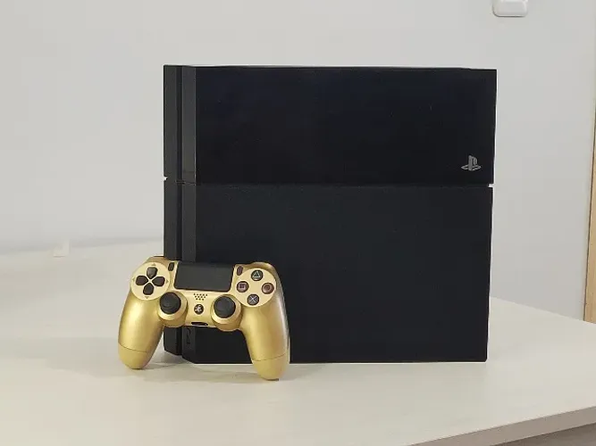 Playstation 4 Fat com 1 controle 