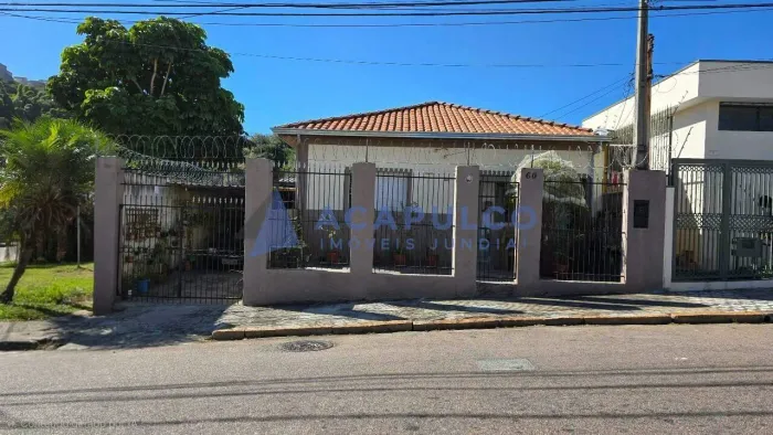 Casa Térrea à Venda na Ponte São João Jundiaí