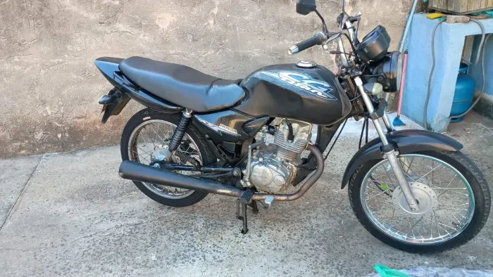 Moto pra retirada de peças com nota do leilão sem direito a documentação.