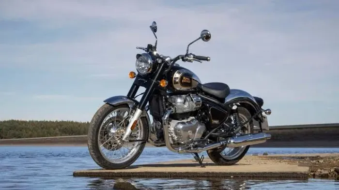 Classic 650CC Chrome Black com apenas 300KM