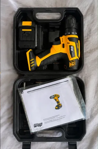 Parafusadeira e Furadeira a Bateria WAP 12V com Maleta - Excelente Estado