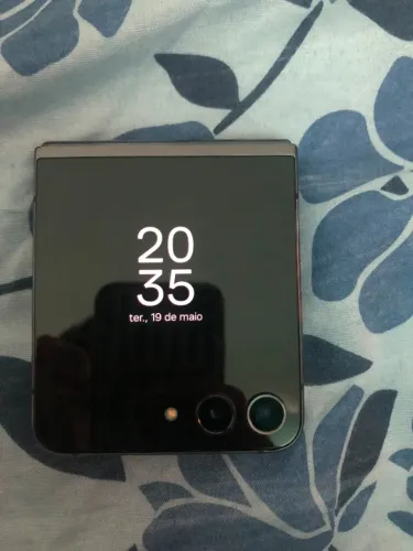Galaxy Z Flip 5 com Caixa
