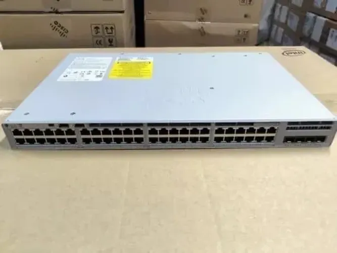 Switch Cisco Catalyst C9200L-48P-4X-E - 48 Portas PoE+