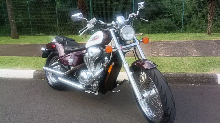 Honda Shadow 600 VLX 1995, relíquia com placa preta